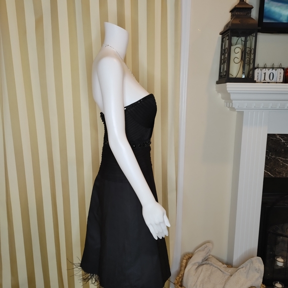 BCBGMAXAZRIA STRAPLESS BEADED FEATHER-HEM DRESS, BLACK 4 - Picture 4 of 13